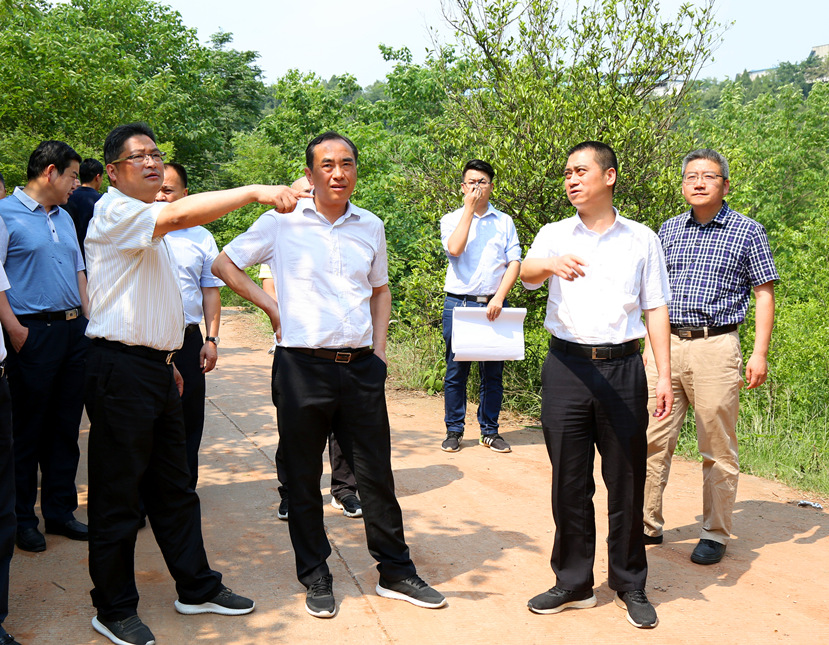 綜合整治環(huán)保項目 全力守護綠水青山 ——市委副書記、市長趙輝視察城市黑臭水體整治及污水垃圾處理設施項目