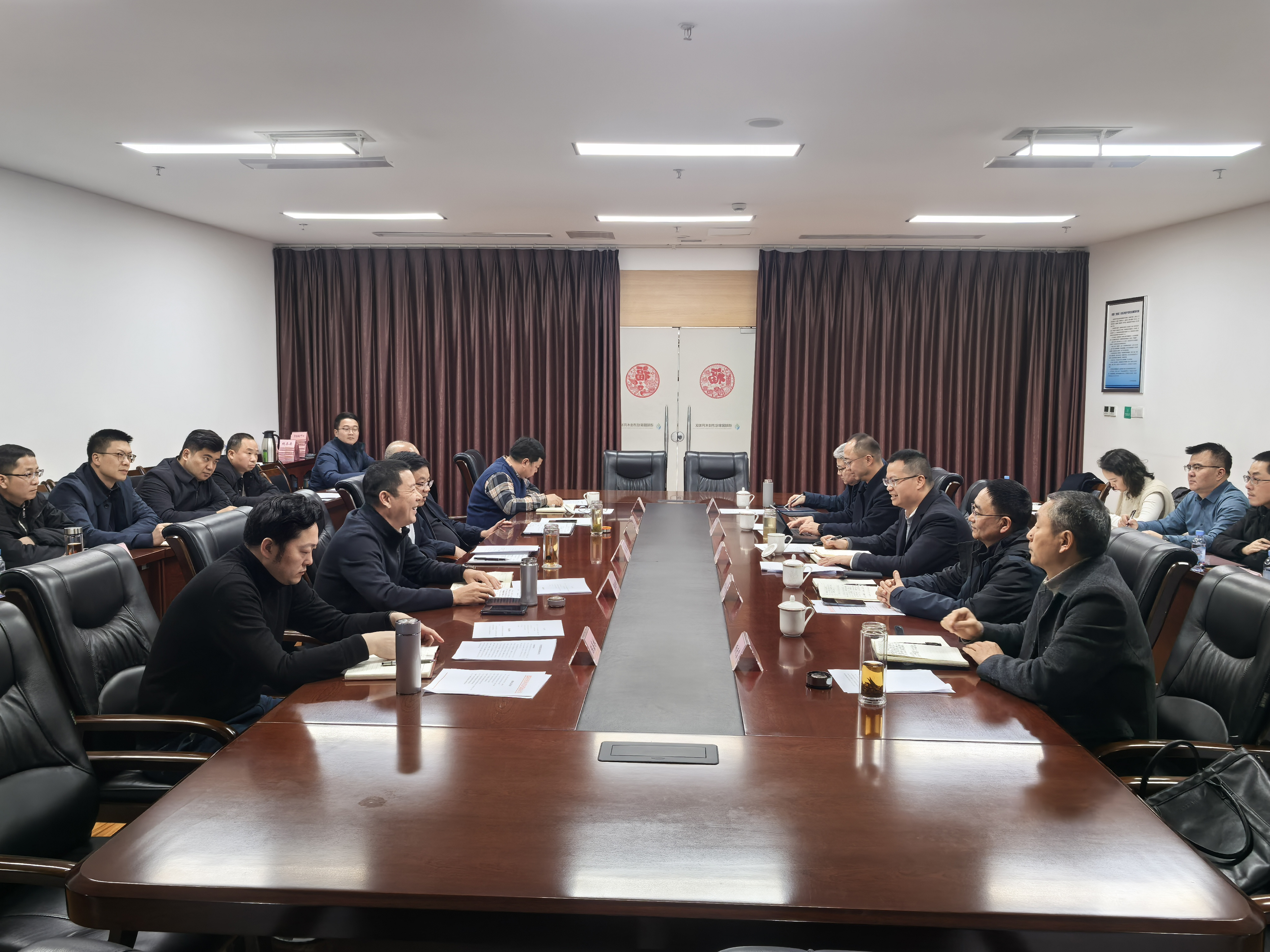 【攜手并進(jìn)，共創(chuàng)未來(lái)】德陽(yáng)發(fā)展集團(tuán)拜訪(fǎng)德陽(yáng)經(jīng)開(kāi)區(qū)共商深度合作與發(fā)展